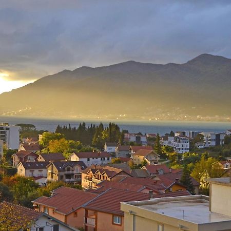 Tivat Apartments Bagian luar foto