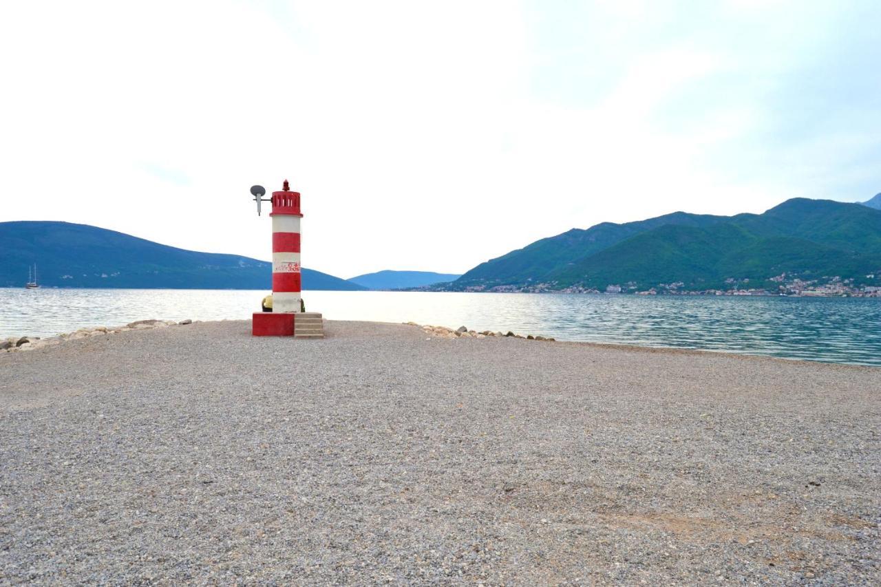 Tivat Apartments Bagian luar foto