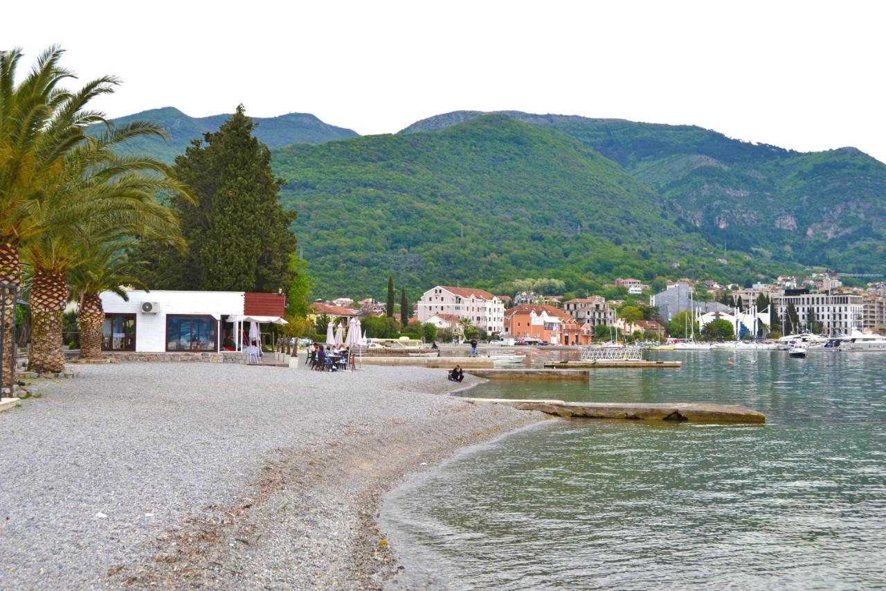 Tivat Apartments Bagian luar foto