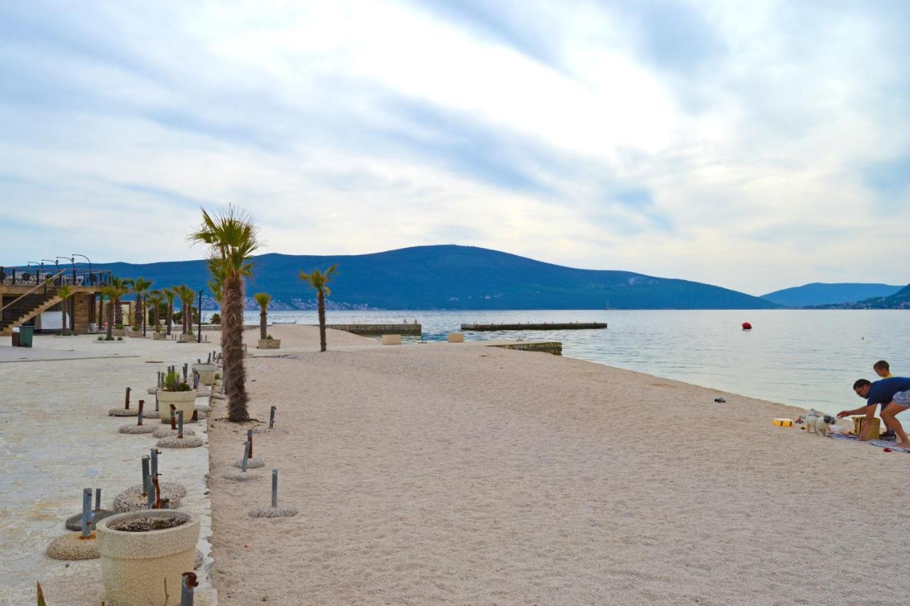 Tivat Apartments Bagian luar foto
