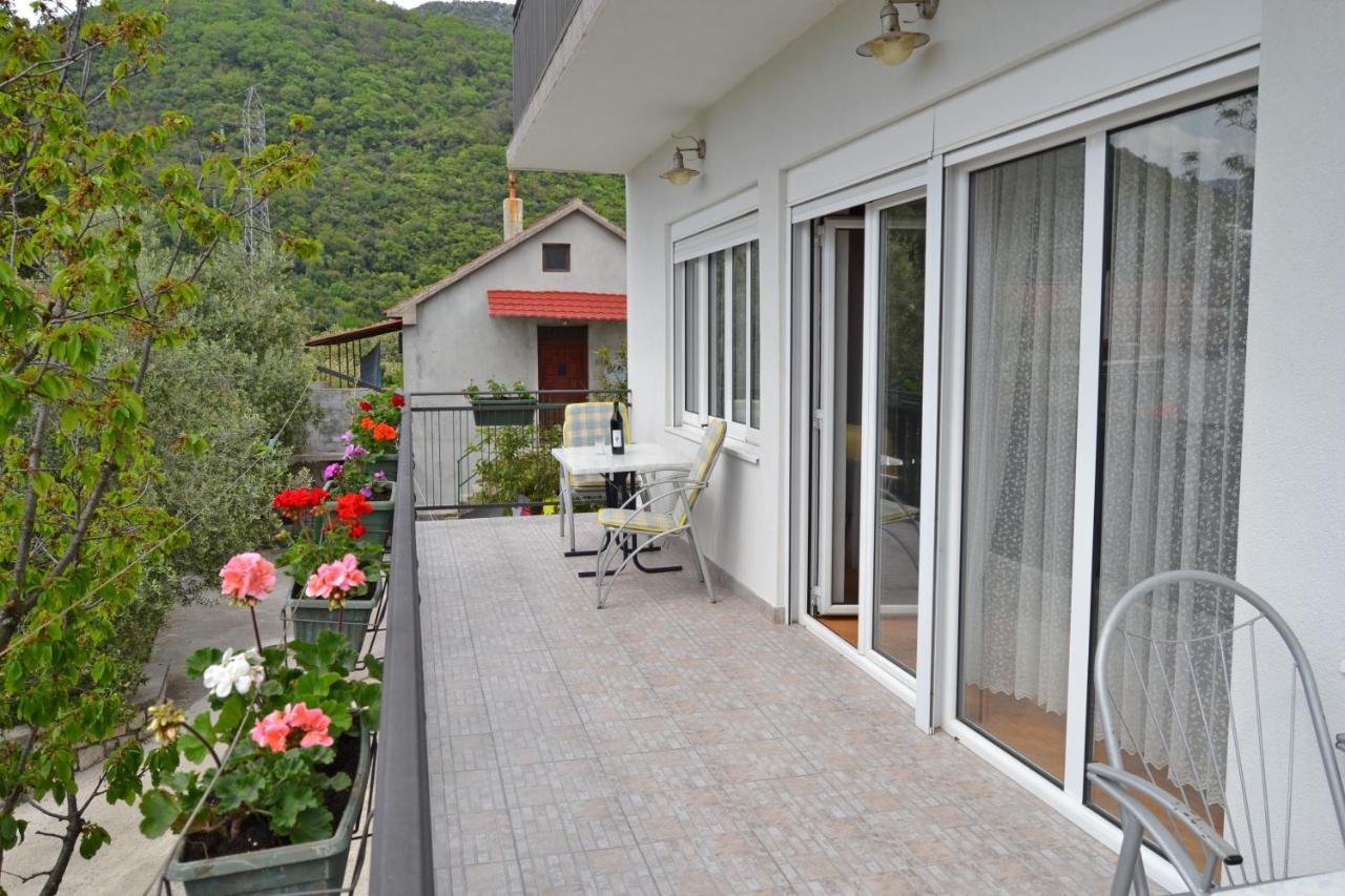 Tivat Apartments Bagian luar foto