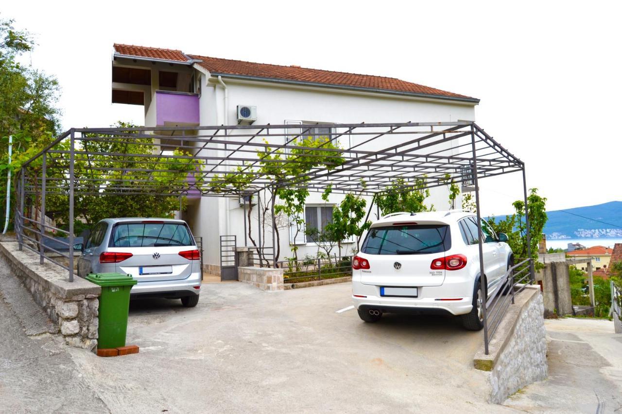 Tivat Apartments Bagian luar foto