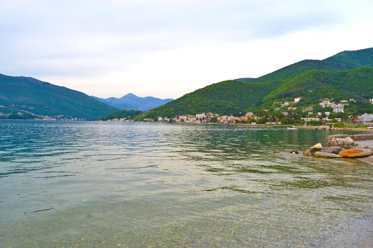 Tivat Apartments Bagian luar foto