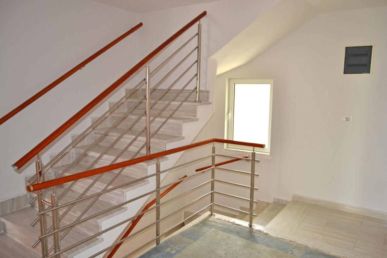 Tivat Apartments Bagian luar foto