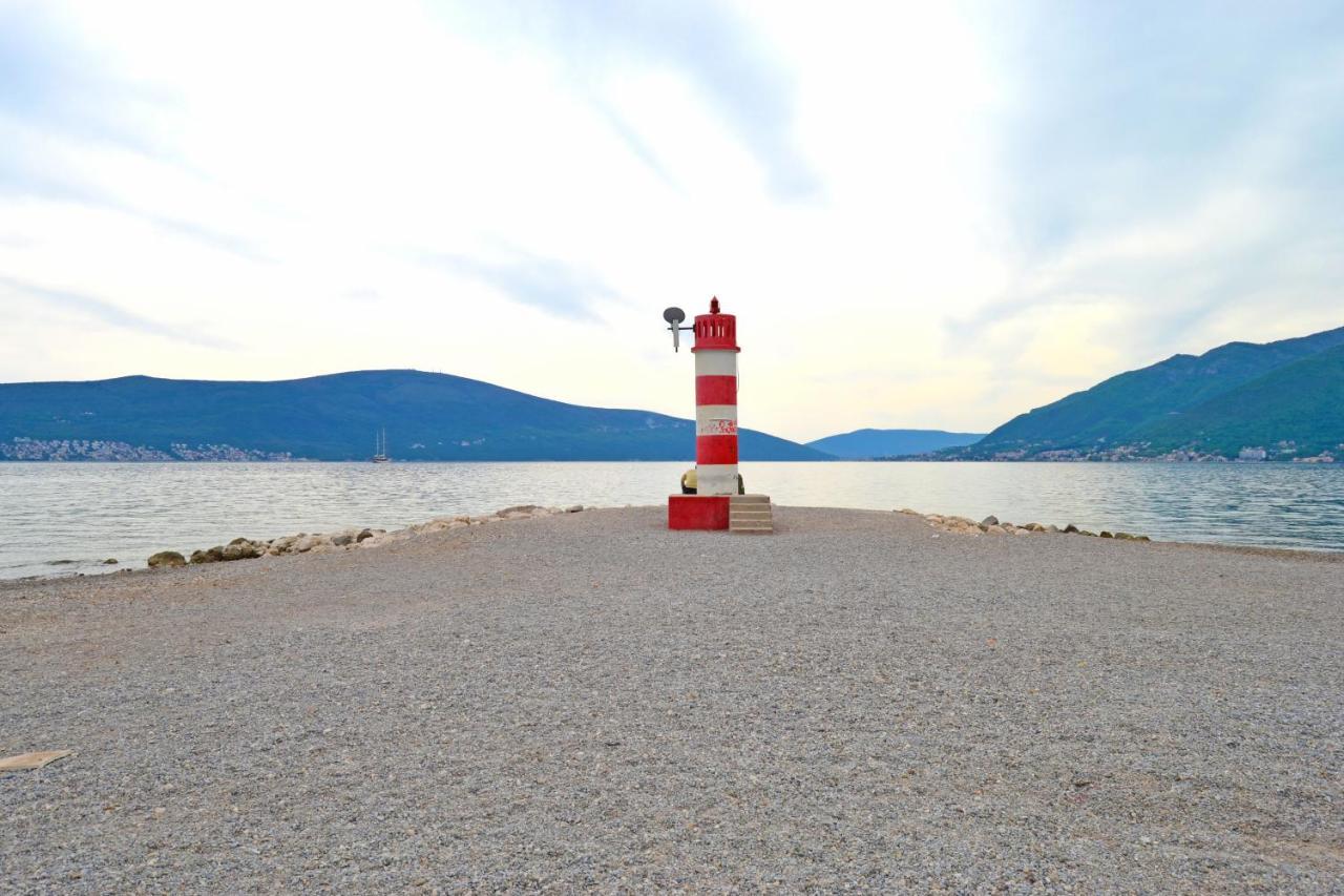 Tivat Apartments Bagian luar foto