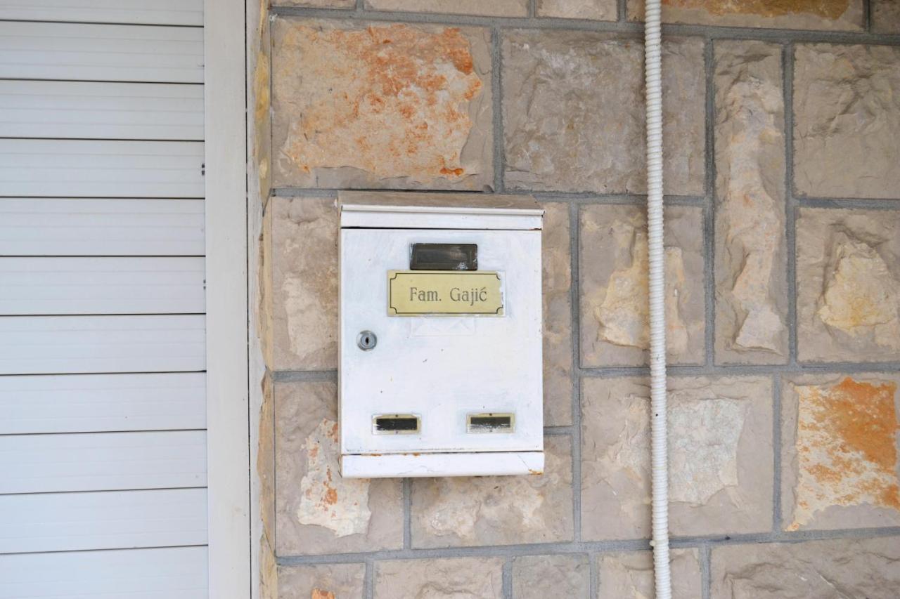 Tivat Apartments Bagian luar foto