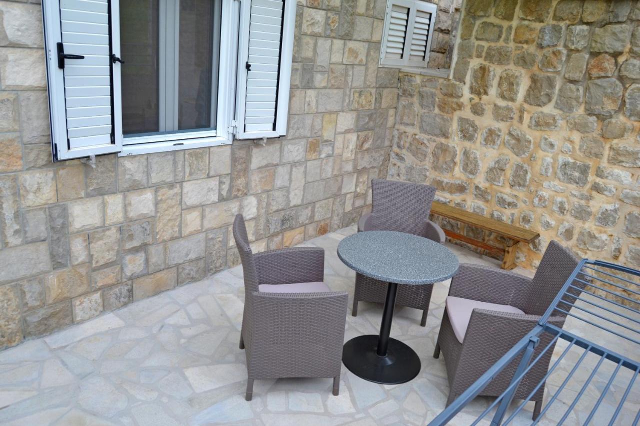 Tivat Apartments Bagian luar foto