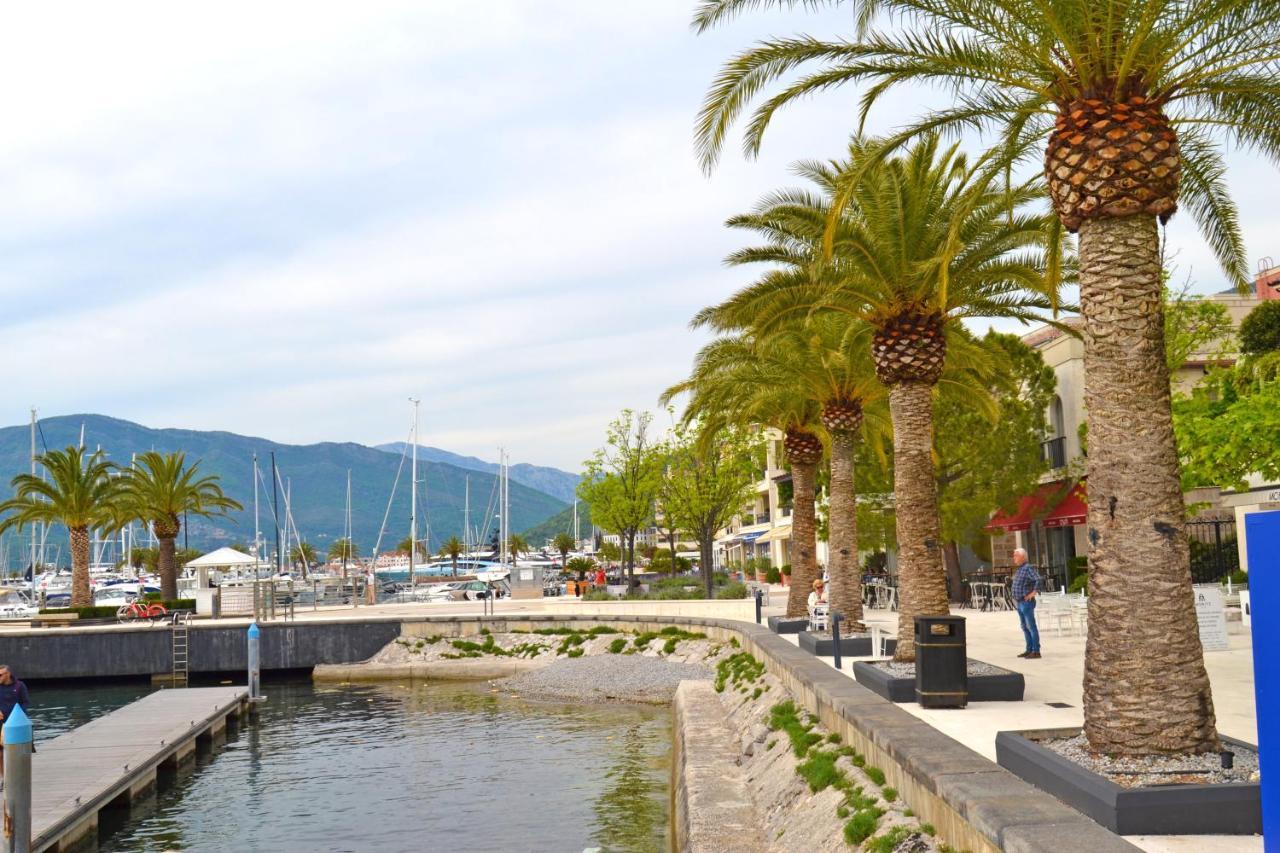 Tivat Apartments Bagian luar foto
