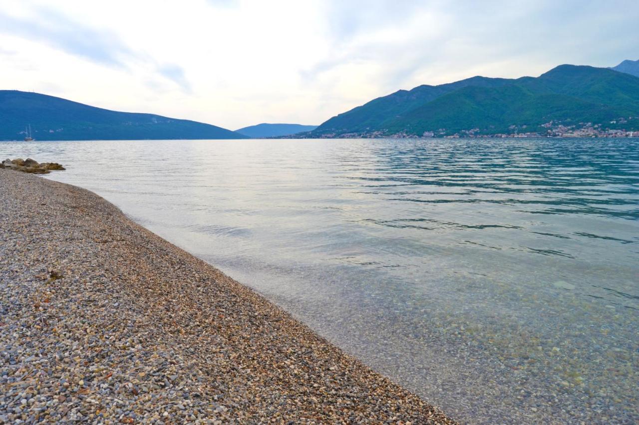 Tivat Apartments Bagian luar foto